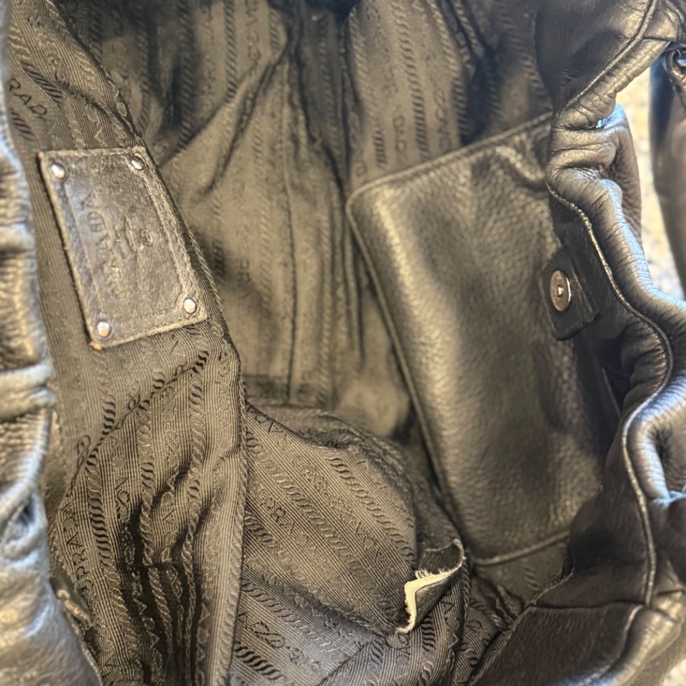 Authentic Prada Black leather bag with Silver hardware - Picture 12 of 16
